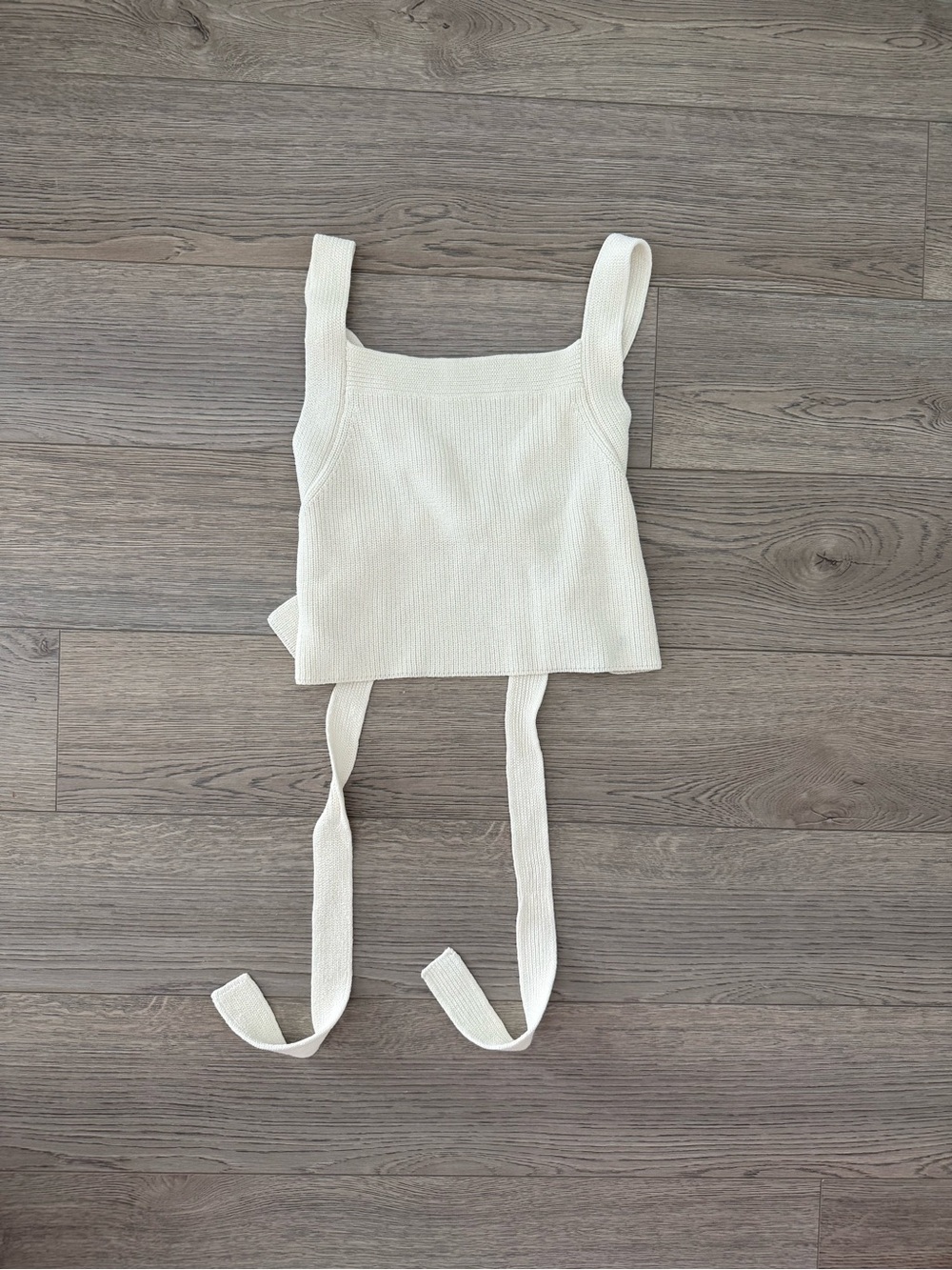 Aritzia Ribbed Cross-Back Tie Tank - Picture 2 of 4